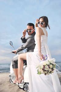 Werbemöglichkeit im Ostsee-Hochzeitsportal - Brautpaar Motorrad