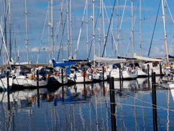 Hochzeit an der Ostsee mit anschließenden Flitterwochen - kaufen Sie eine Gebrauchtyacht bei Sailing World Yachtbrokers Heiligenhafen!