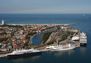 Warnemünde Kreuzfahrthafen - Luftaufnahme